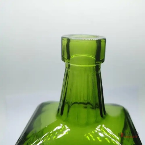 Customizable High-Quality Glass Bottles for Spirits - Various Sizes Available - thumbnail image - Premier B2B Stocklot Marketplace